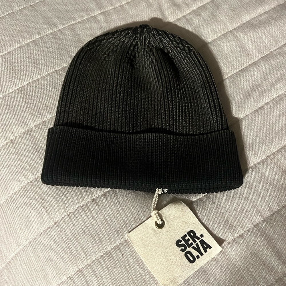 SEROYA beanie